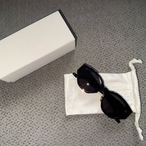 Dezi sunglasses CHARGE IT